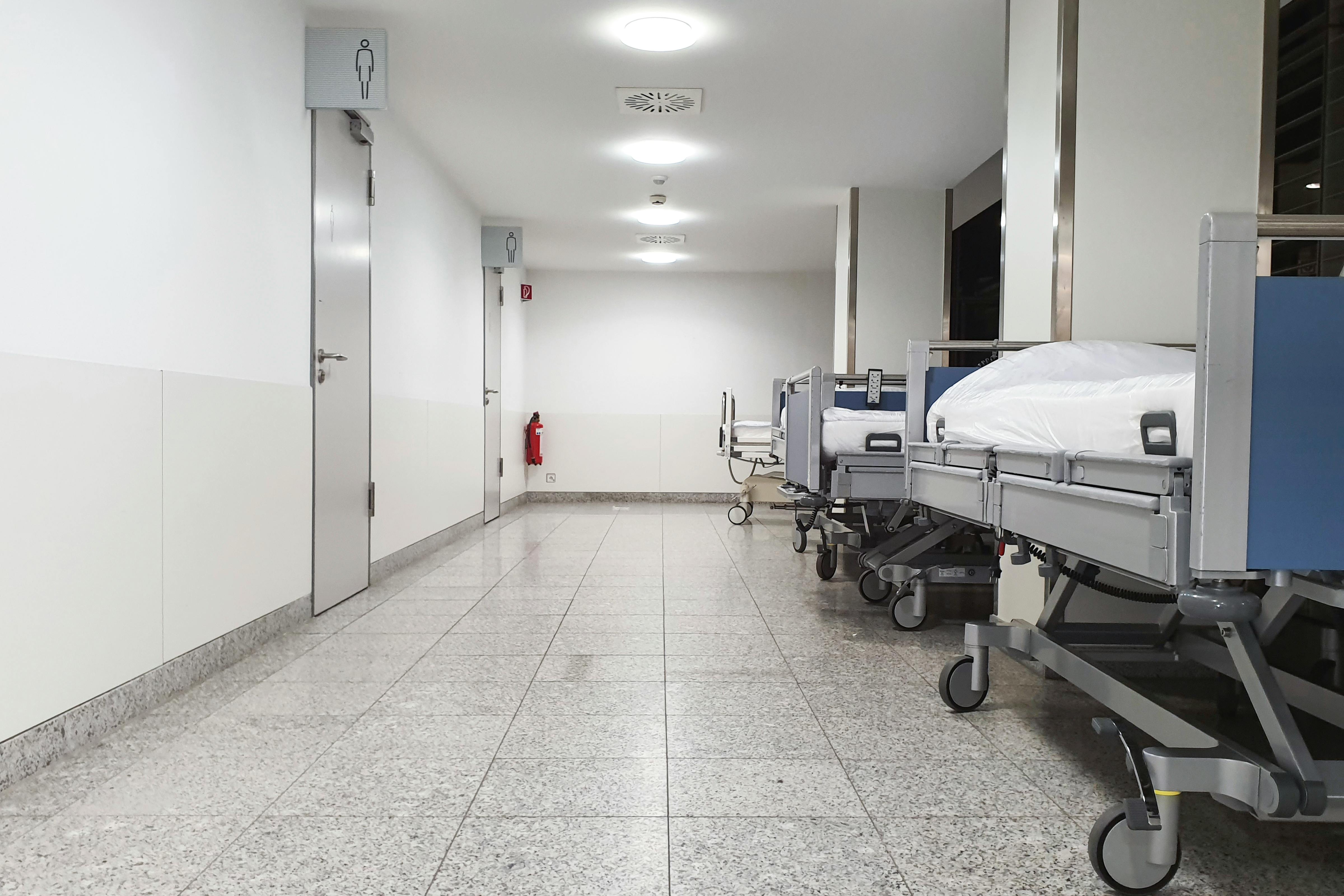 Hospital ICU bed setup